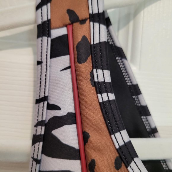 Good America Upper Cut Sports Bra - Picture 6 of 7